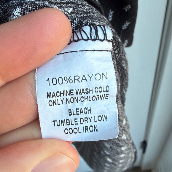 Segura Short Sleeve Tie Waist Maternity Blouse, Size Small - Picture 6 of 9